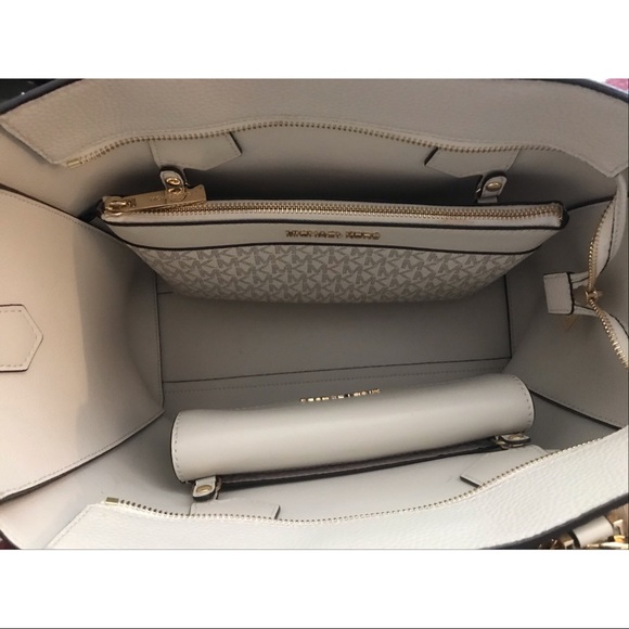 Michael Kors Kimberly 3-in-1 Tote Set - Picture 5 of 8